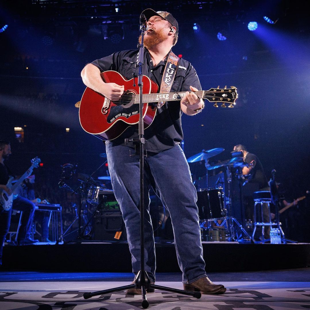 How Tall is Luke Combs + Biography & Music